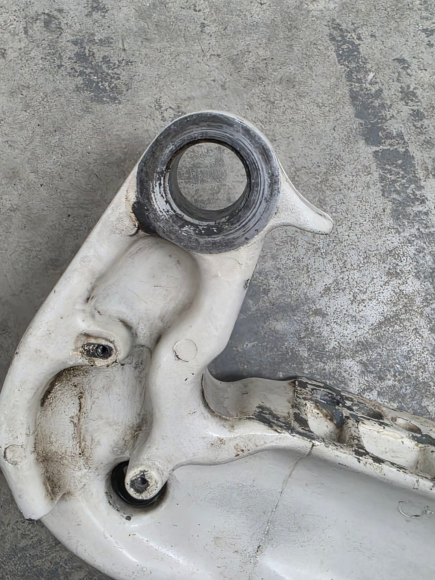 0396309 Johnson 90HP Stern Bracket (Port) | Genuine Used Part
