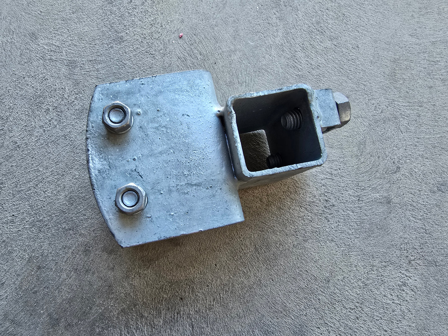 3122 Dunbier Heavy Duty Slide Bracket: Suits 50 x 50mm