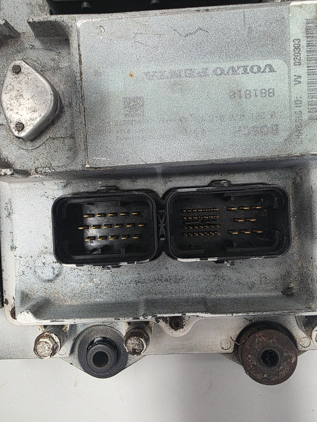 881810 21402624 Volvo Penta ECU & Bracket | Genuine Used Part